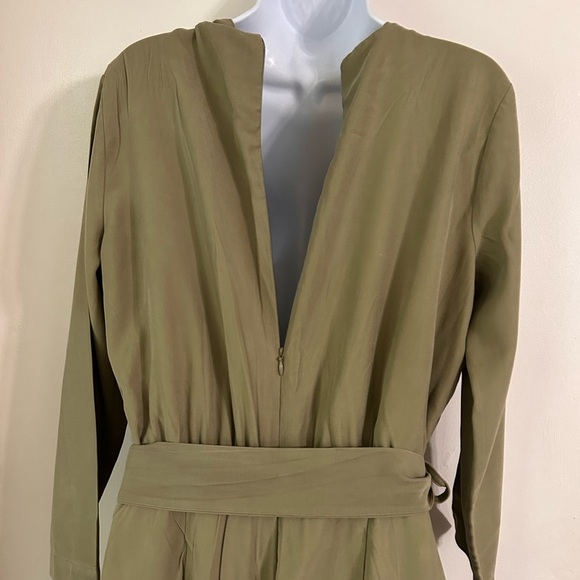 ELIZABETH and James Olive Green Romper/Jumpsuit Size M - Picture 4 of 9
